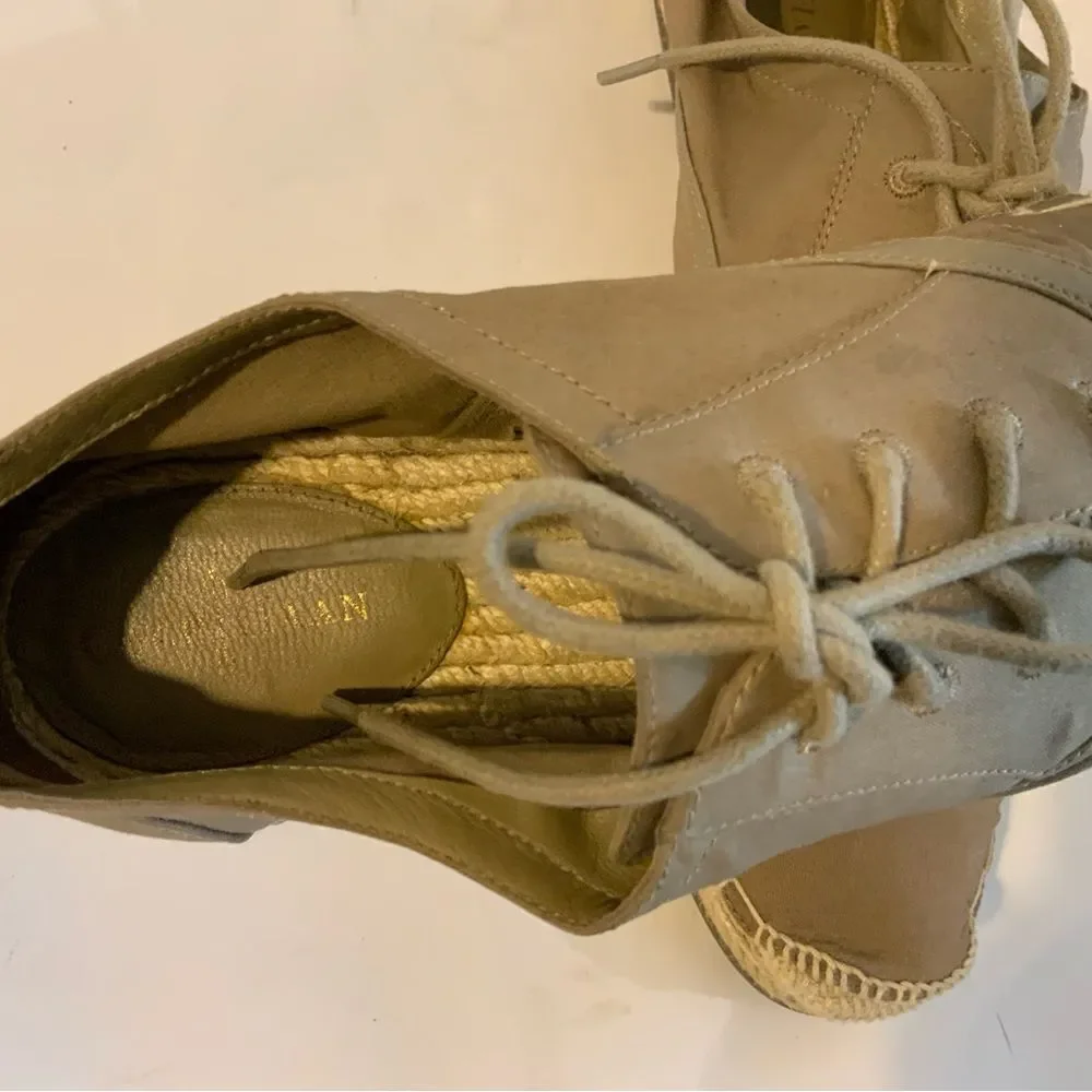 Nice cloth shoes by Cole Haan in size 8.5B lace up